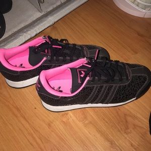 ADIDAS BLACK MATTE AND PINK LEOPARD PRINT